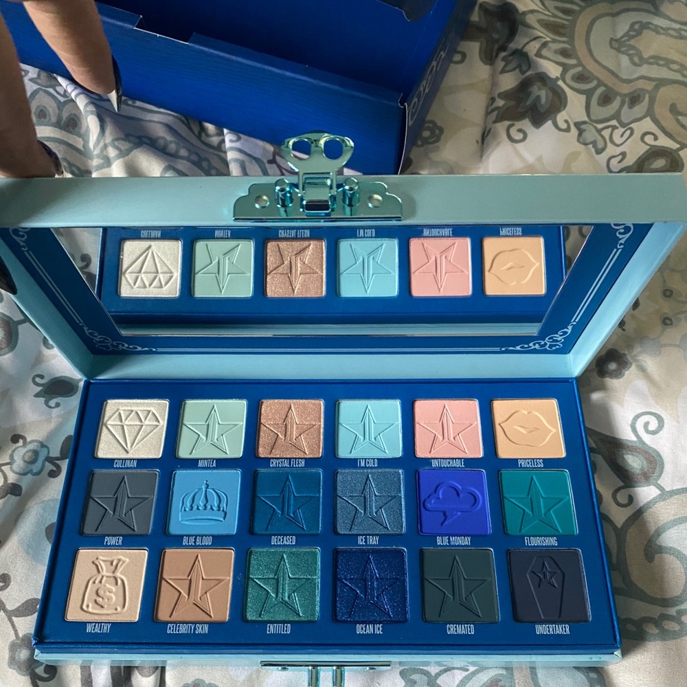 Jeffree star cosmetics Blue blood palette